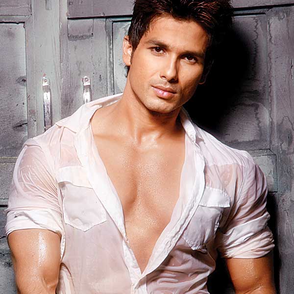 Shahid Kapoor plays Salman Khan fan in Phata Poster Nikla Hero.