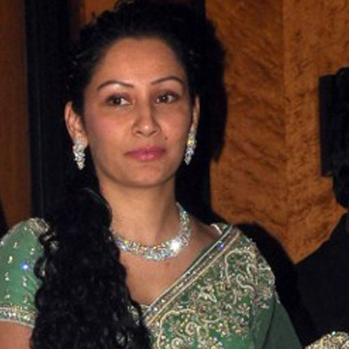 Manyata Dutt undergoing treatment at Mumbai's Global Hospital - 500 x 500 jpeg 42kB