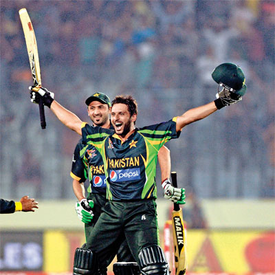 Shahid Afridi hands defeat to India as Pakistan chases 246 ... - 400 x 400 jpeg 47kB