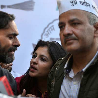 Aam Aadmi Party (AAP) leader Shazia Ilmi&#39;s brother Aijaz Ilmi joined hands with the Bharatiya Janata Party (BJP) on Saturday, and said that he had been in ... - 221777-shaziailmi