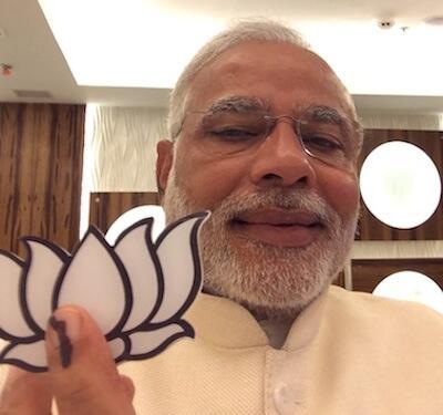 [Image: 232408-232119-modi-selfie.jpg]