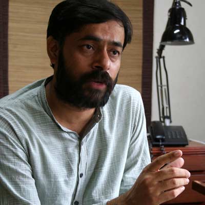 Testing time for AAP: Yogendra Yadav, Naveen Jaihind resign from.