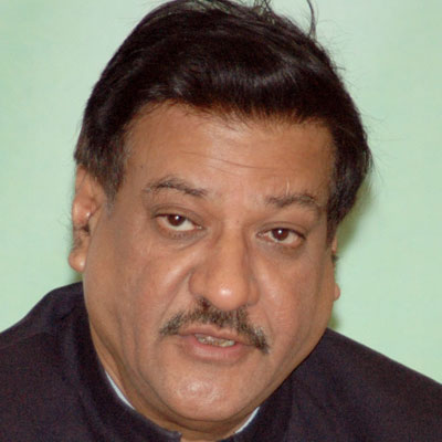Maharashtra CM Prithviraj Chavan faces flak at AK Antony panel.