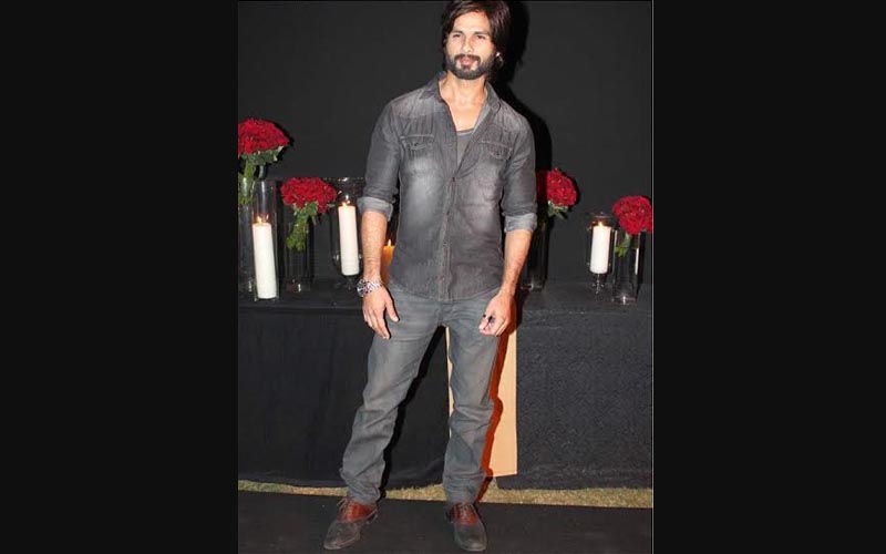 shahid kapoor in jeans shirt