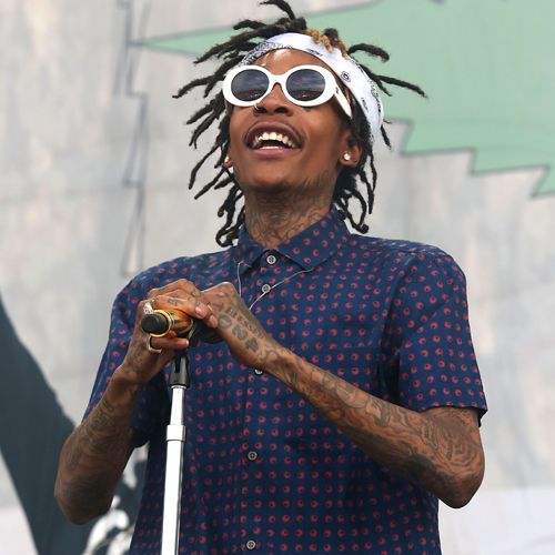 Wiz Khalifa seen partying with models in nightclub - 500 x 500 jpeg 239kB