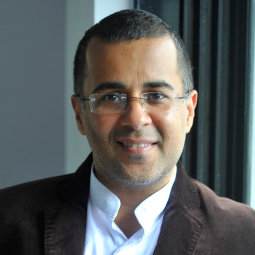 India&#39;s biggest selling english language novelist Chetan Bhagat has been hitting the headlines for quite some time because of his latest novel Half ... - 274713-273627-chetan-bhagat