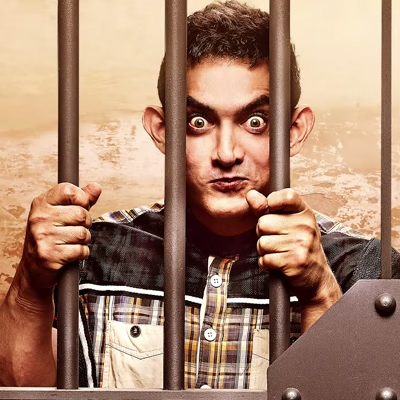 why Aamir Khan in &#39;<b>PK</b>&#39; posters reminds us of Jim Carrey! - 276000-aamir-weird-pk