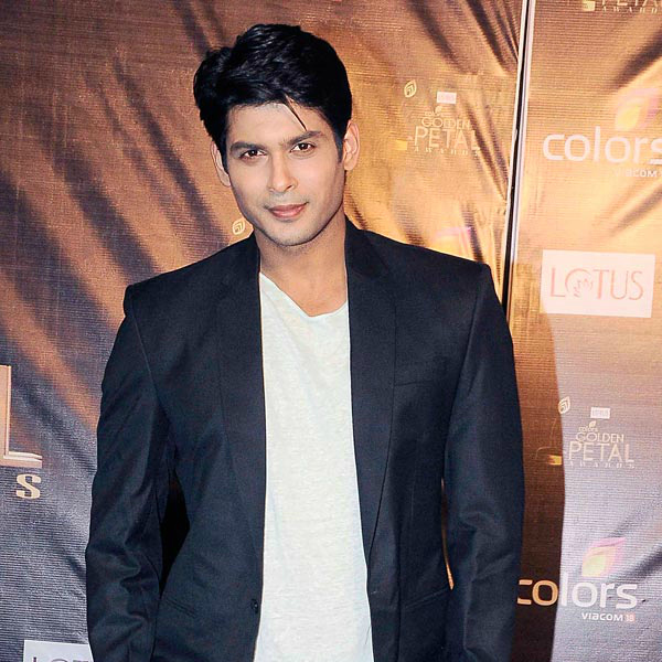 Balika Vadhu star Siddharth Shukla fined for drunken driving.