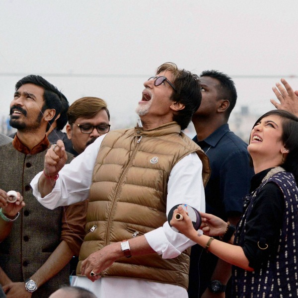 Fragrance of Gujarat spreading across the world, says Big B.