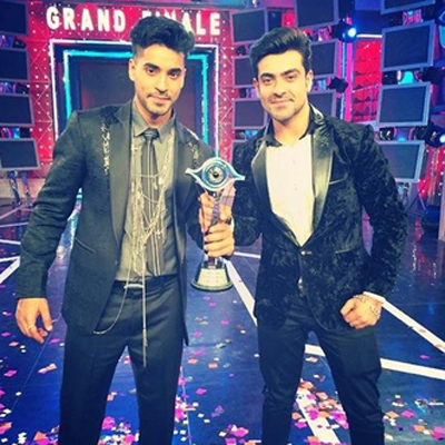 Gautam Gulati holding the winning trophy after Bigg Boss 8 Win