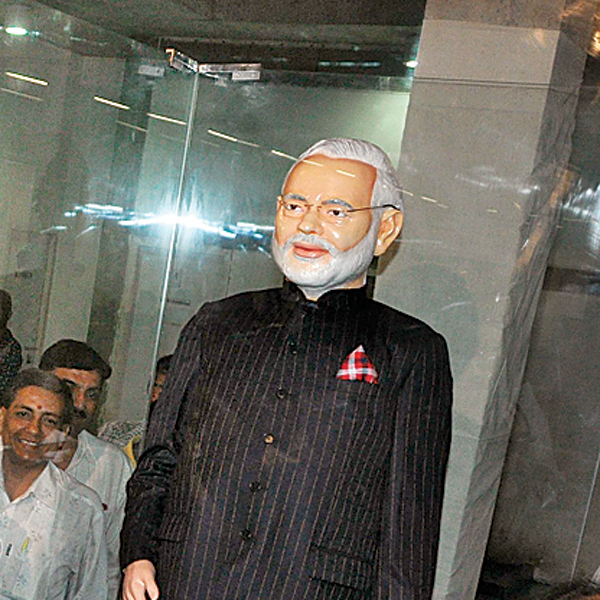 PM Modi suit auction: Pin-striped bandhgala hogs limelight ... - 600 x 600 jpeg 343kB