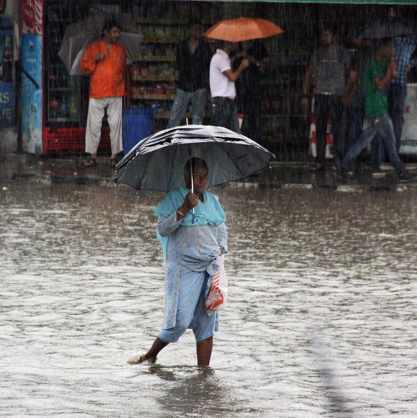 Heavy rains in Jammu-Kashmir; 221 families evacuated in Budgam.