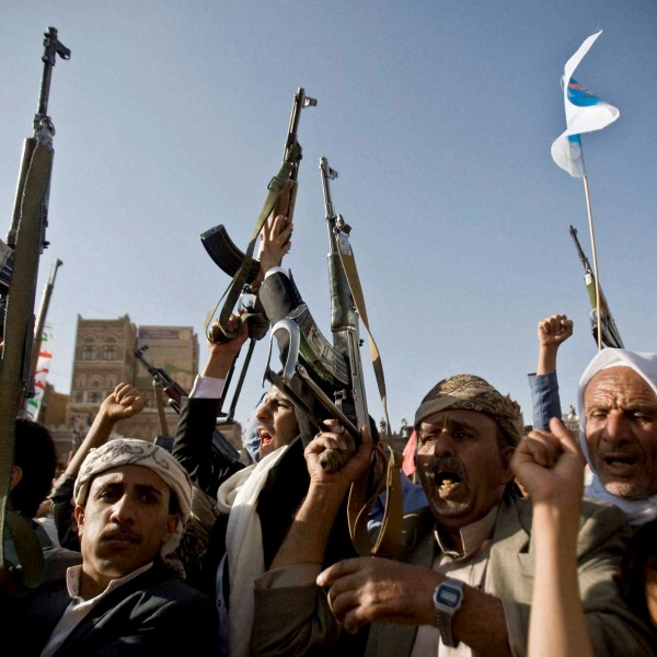 Yemen crisis: Fighting in central Aden, mosques call for jihad.