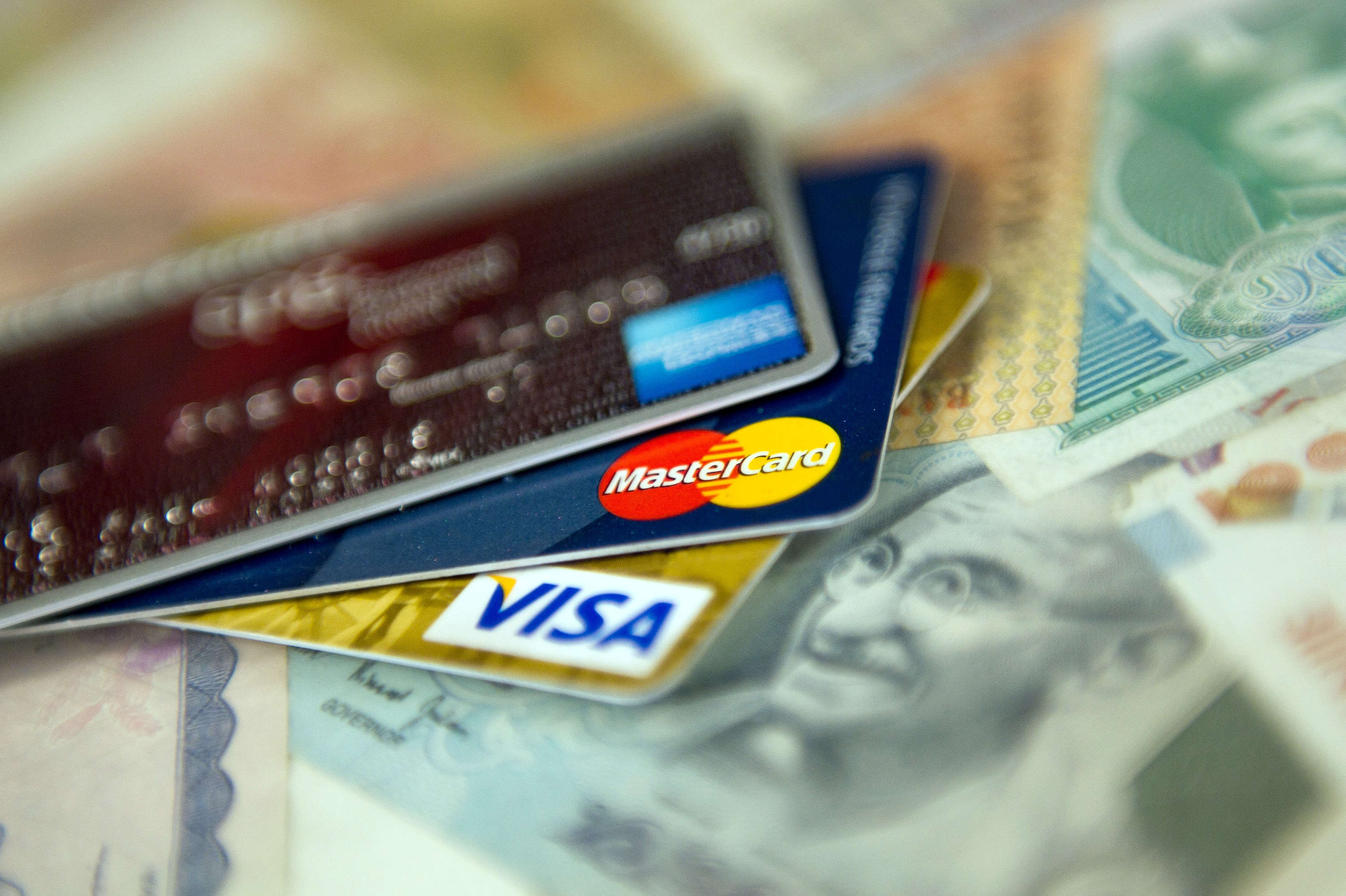 How to avoid getting caught in the credit card trap | Latest News.