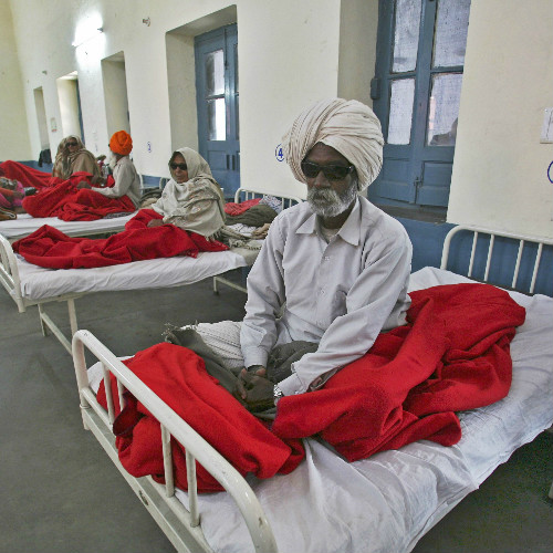 Punjab govt to give Rs 1 lakh to victims of botched eye operation.