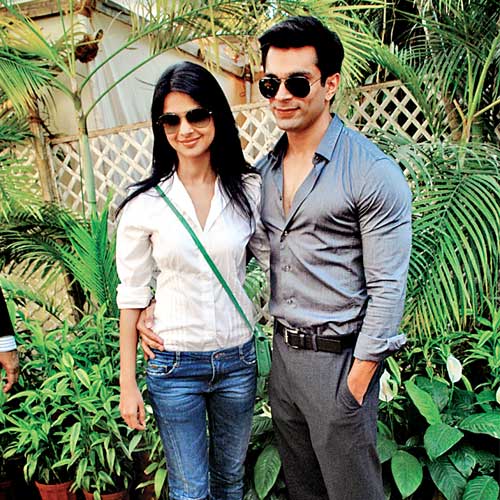 Did Jennifer Winget remove Karan Singh Grover from her social media