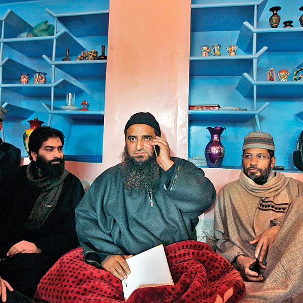 Separatist leader Masarat Alam remanded to 7-day police custody.