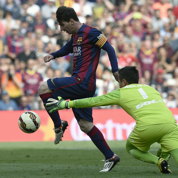 La Liga: Messis 400th goal lifts Barca, win for Real | Latest.