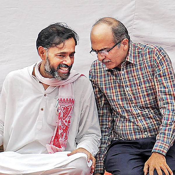 Prashant Bhushan, Yogendra Yadav give a fitting reply to show.