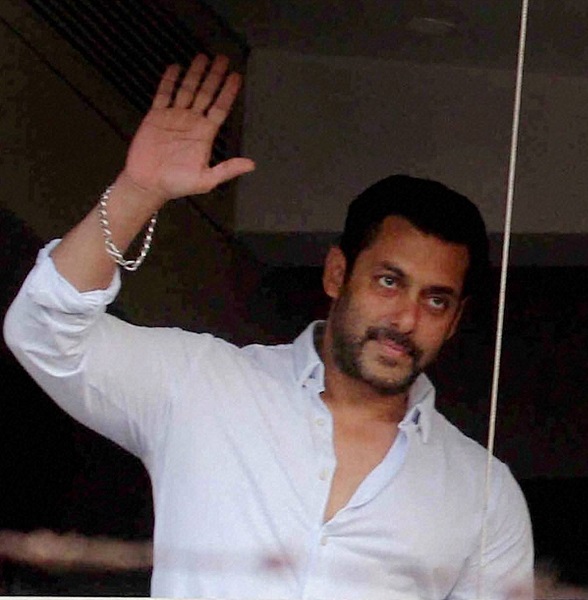 Bombay High Court suspends Salman Khans jail term; actor thanks.