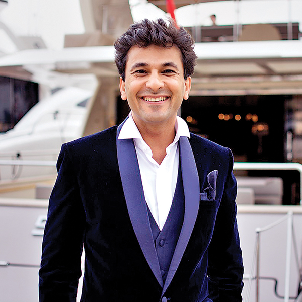 Chef Vikas Khanna on his gold-crusted,16 kg book 'Utsav ... - 600 x 600 jpeg 256kB