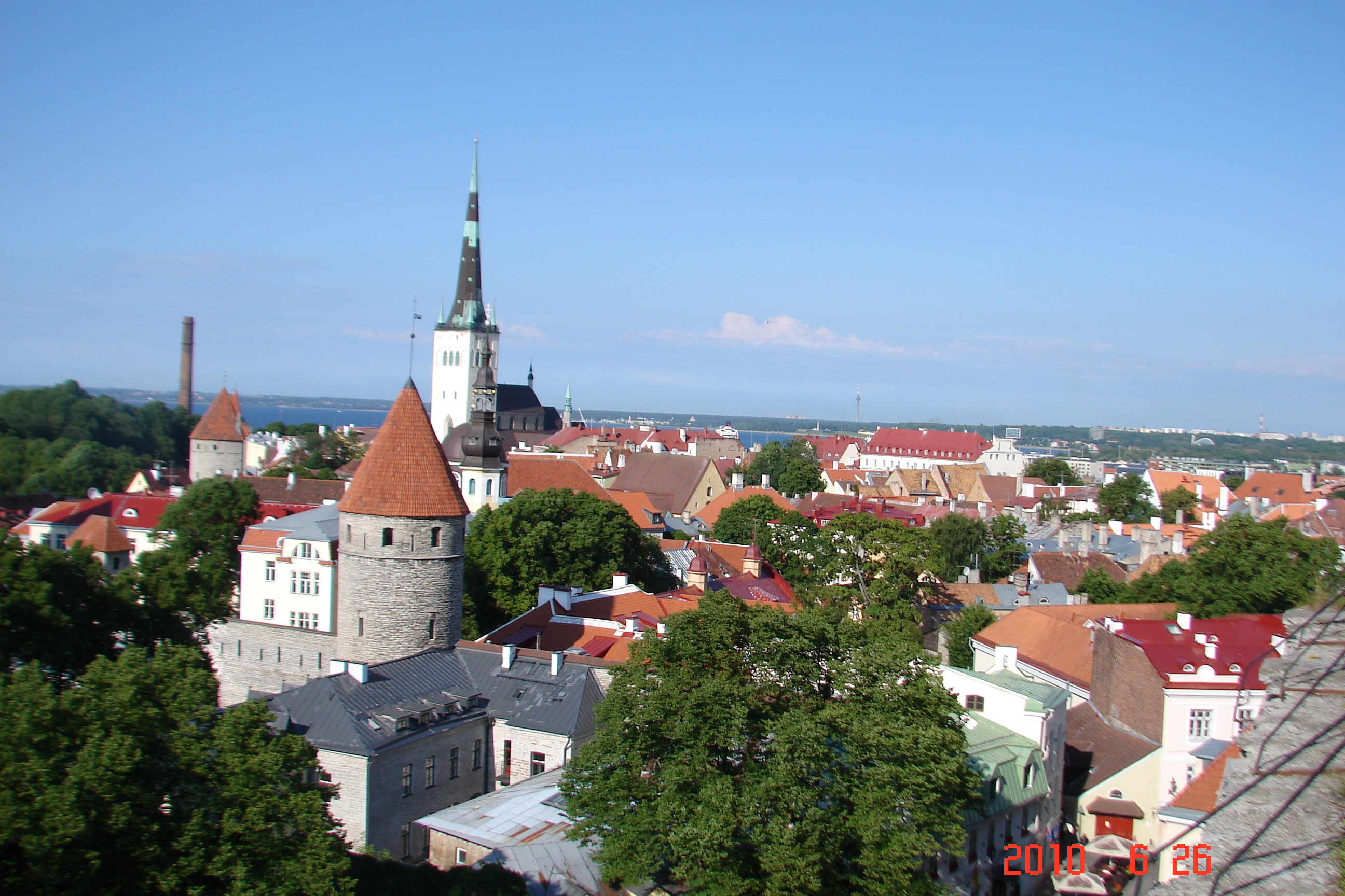 A tourist's take on Tallin, the charming capital of Estonia2592 x 1728