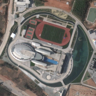 Chinese tycoon builds replica of Star Trek's USS Voyager ... Chinese tycoon builds replica of Star Trek's USS Voyager ... - 400 x 400 jpeg 113kB