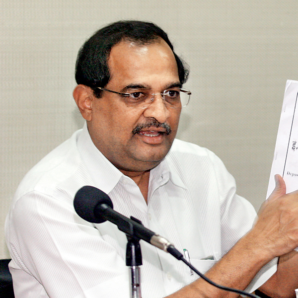 <b>...</b> leader of Opposition in the state assembly <b>Radhakrishna Vikhe-Patil</b> on <b>...</b> - 348991-vikhe