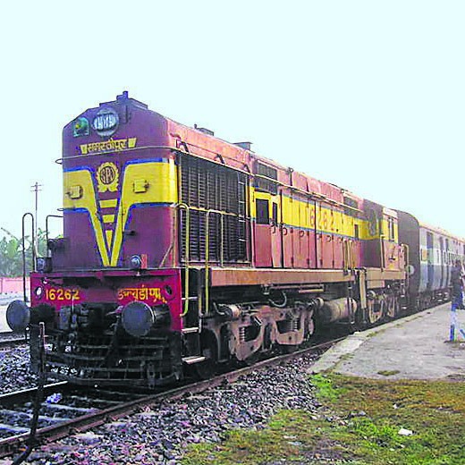 dnaTechLaunch, Indian Railway, solar powered trains, technews
