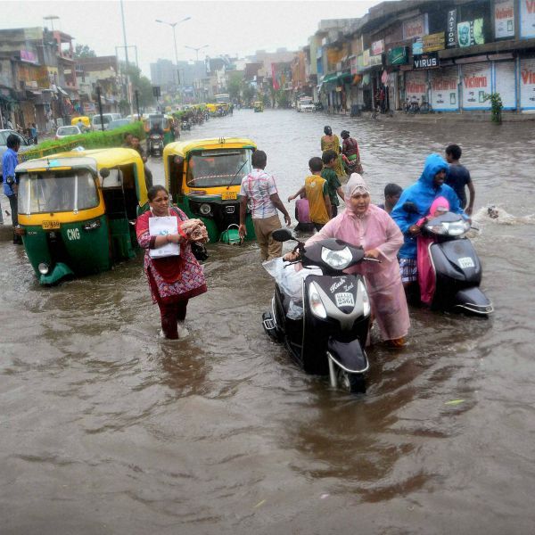 Gujarat Flood Ndrf Teams And Iaf Helicopters Roped In For Rescue Operations Latest News 5757