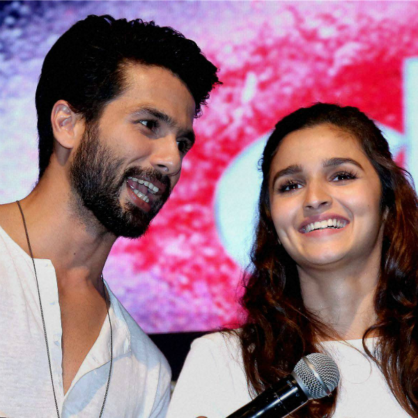 Alia is like a hyper child, says her Shaandaar co-star Shahid Kapoor