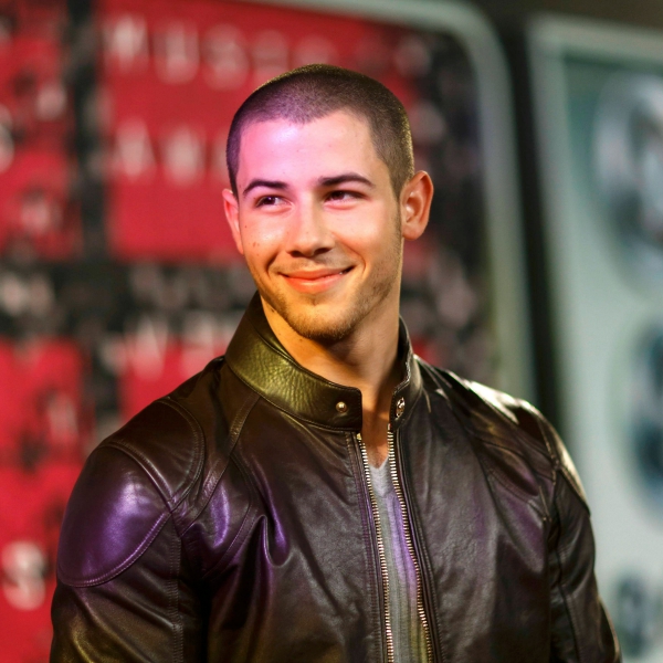 MTV VMAs 2015: Nick Jonas debuts new music video 'Levels' | Latest ...