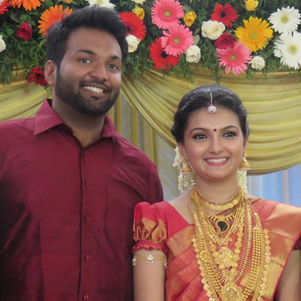 'Eeram' actress Saranya Mohan ties knot with Dr Aravind ... - 600 x 600 jpeg 279kB