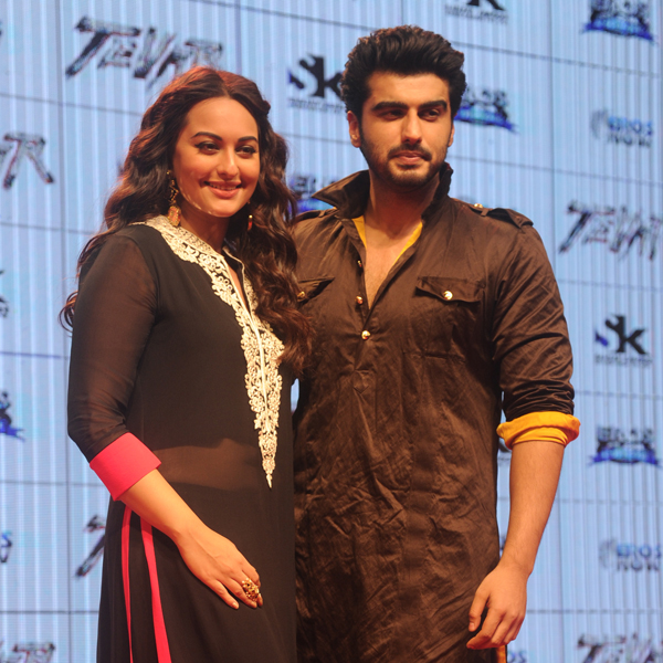 sonakshi and arjun kapoor dating Arjun kapoor is an indian actor who appears in bollywood films he is the son of film producers boney kapoor and mona shourie kapoorlearn bio in celebsroll. sonakshi and arjun kapoor dating Arjun kapoor is an indian actor who appears in bollywood films he is the son of film producers boney kapoor and mona shourie kapoorlearn bio in celebsroll.