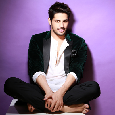 376988-303176-sidharth-malhotra-2.jpg