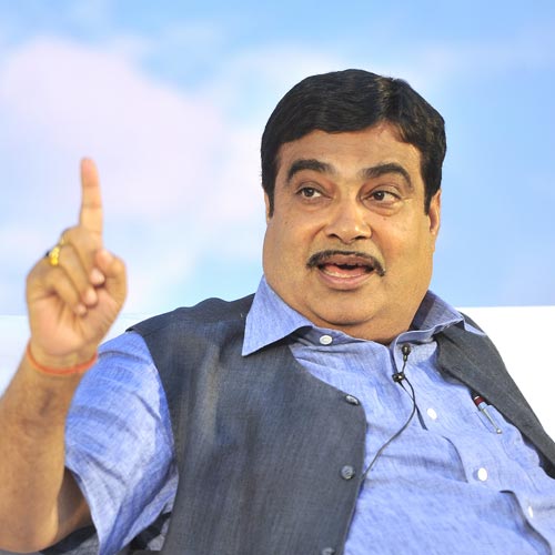 Government keen to avert  transport strike on October 1:Nitin Gadkari, concern is about the hightaxes and loss of revenue in waiting hours - Daily News Analysis
