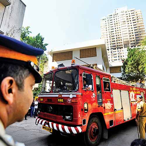 Mumbai: Fire brigade gets lesson, after a century - 500 x 500 jpeg 35kB