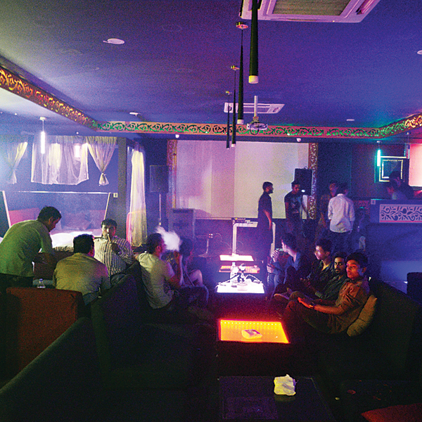 Maharashtra Home Dept To Form Specific Policy For Hookah Bars Mumbai Nyoooz A hookah lounge (also called a shisha bar or den, especially in britain and parts of canada, or a hookah bar) is an establishment where patrons share shisha (flavoured tobacco). nyoooz