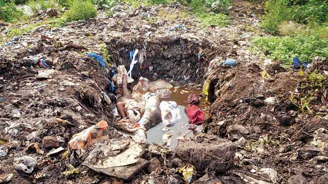 Panvel municipality dumps 8 unidentified bodies without ... - 640 x 360 jpeg 53kB