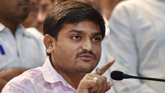 <b>Hardik Patel</b> launches indefinite hunger strike in Surat jail - 427747-pti-hardik-patel-2