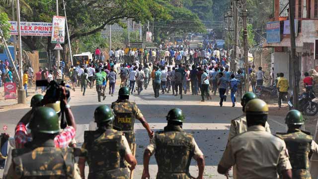 Bengaluru Protest Against New PF Rules Turns Violent, Forces Govt To Revoke