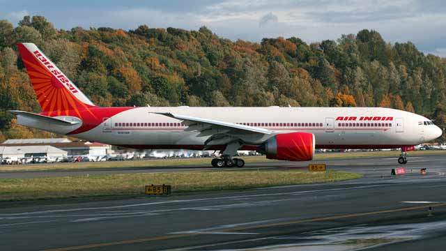 Now government  officers can travel in airlines other than Air India - Daily News Analysis