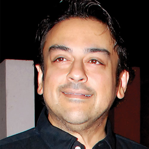 35+ Adnan Sami Wife Pic Background