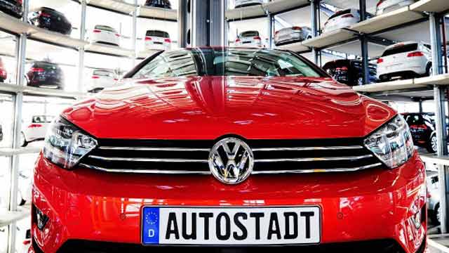 Volkswagen  India plans to fix emission software : Set to recall 1.9 lakh cars  - On Cars India