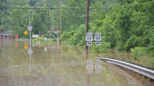 West Virginia faces worst flooding in a century, 24 killed - 640 x 360 jpeg 109kB