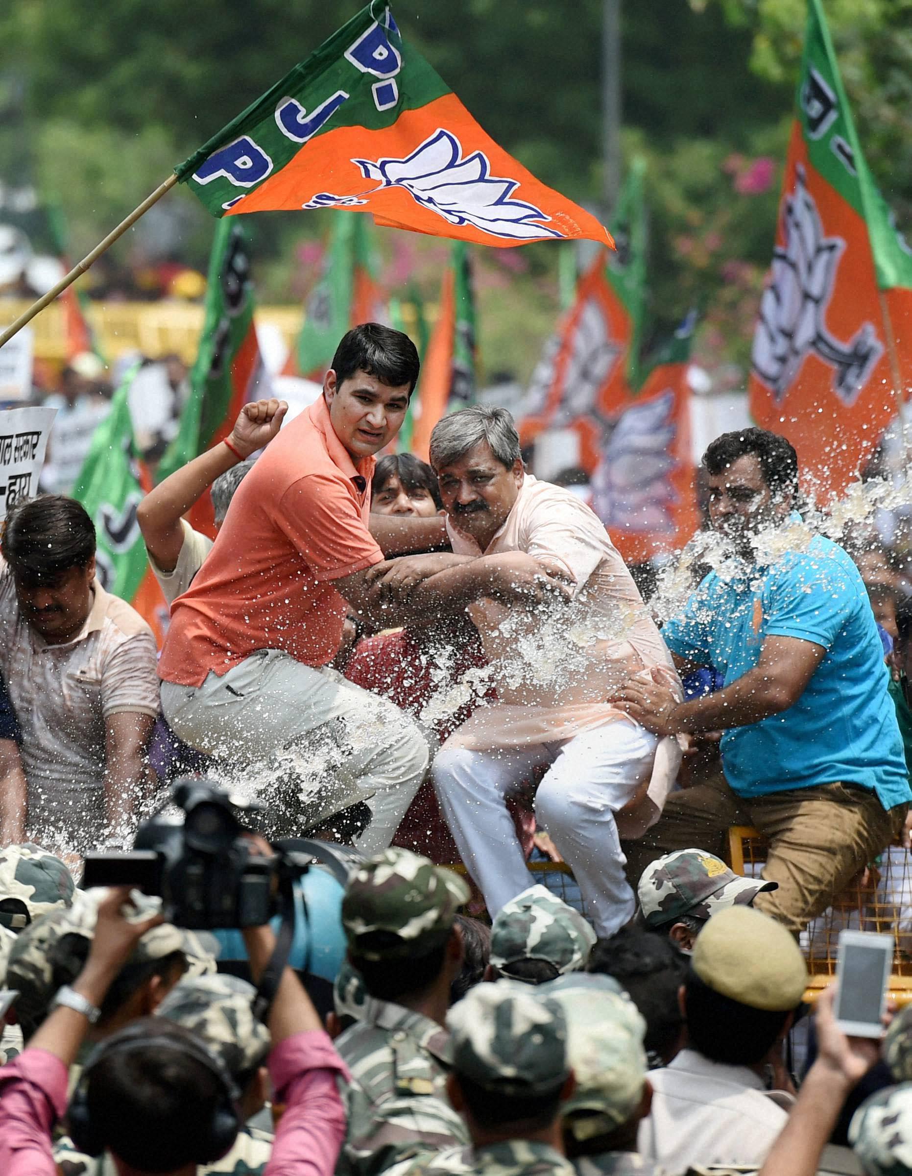 Delhi BJP Stage Protest Demanding CM Arvind Kejriwal's Resignation