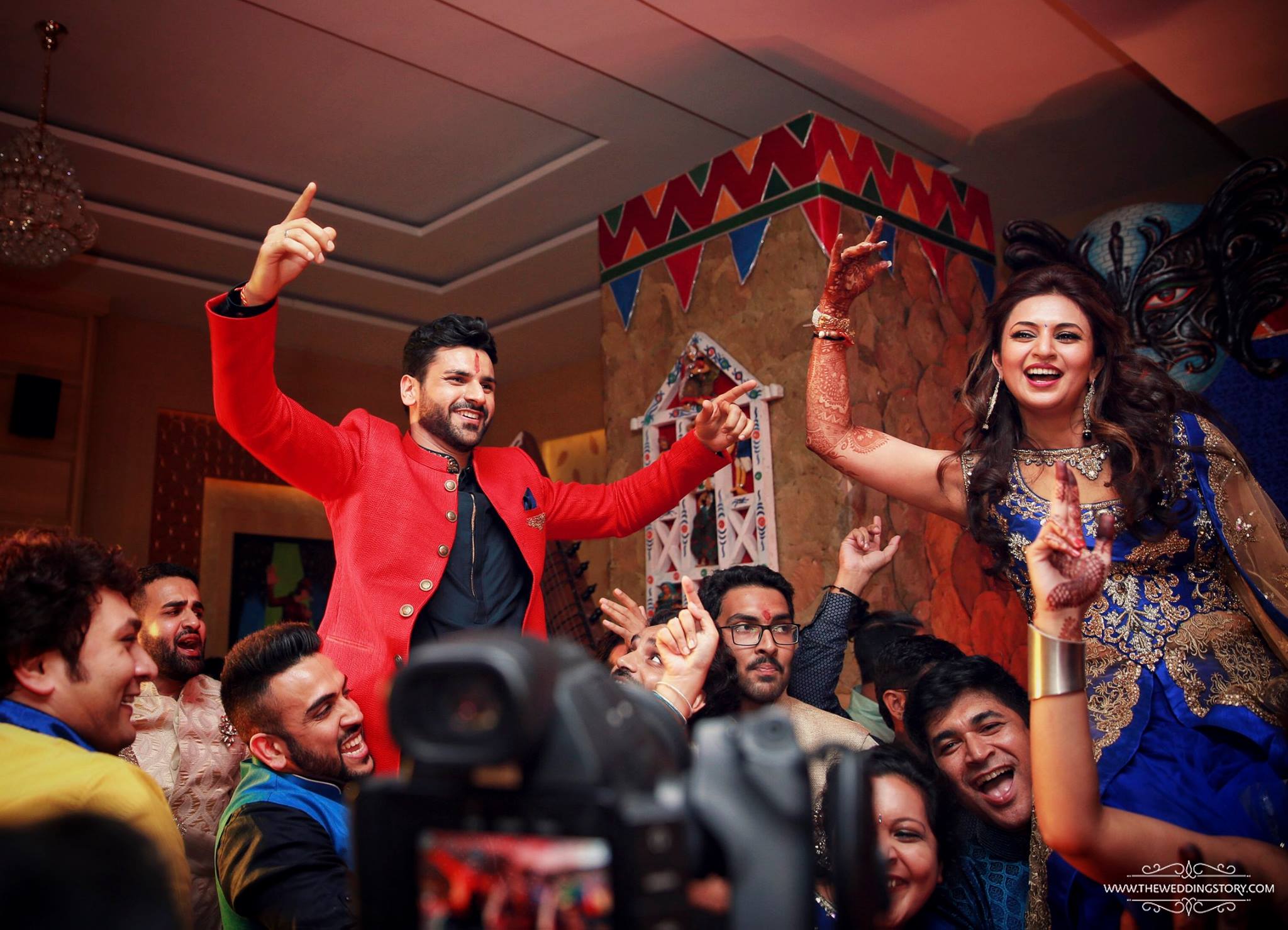 Check Out Pics Divyanka Tripathi And Vivek Dahiya Look So Much In Love At Their Sangeet Ceremony