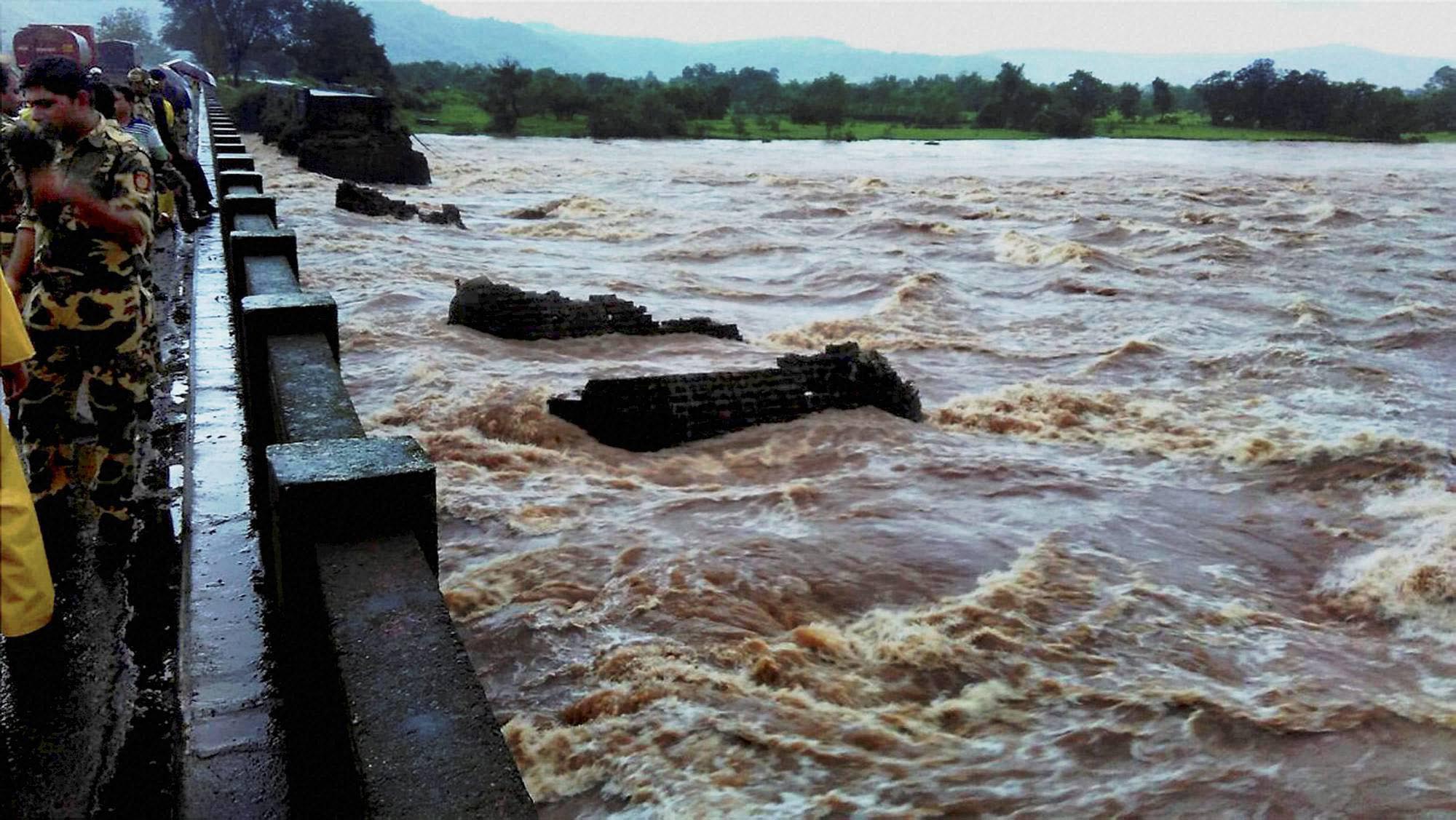 Mumbai-Goa highway bridge collapse: Death toll rises to 20 - 2000 x 1127 jpeg 292kB