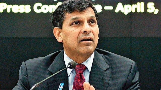 Liquidity-drenched banks may  get rate-cut call - Daily News Analysis