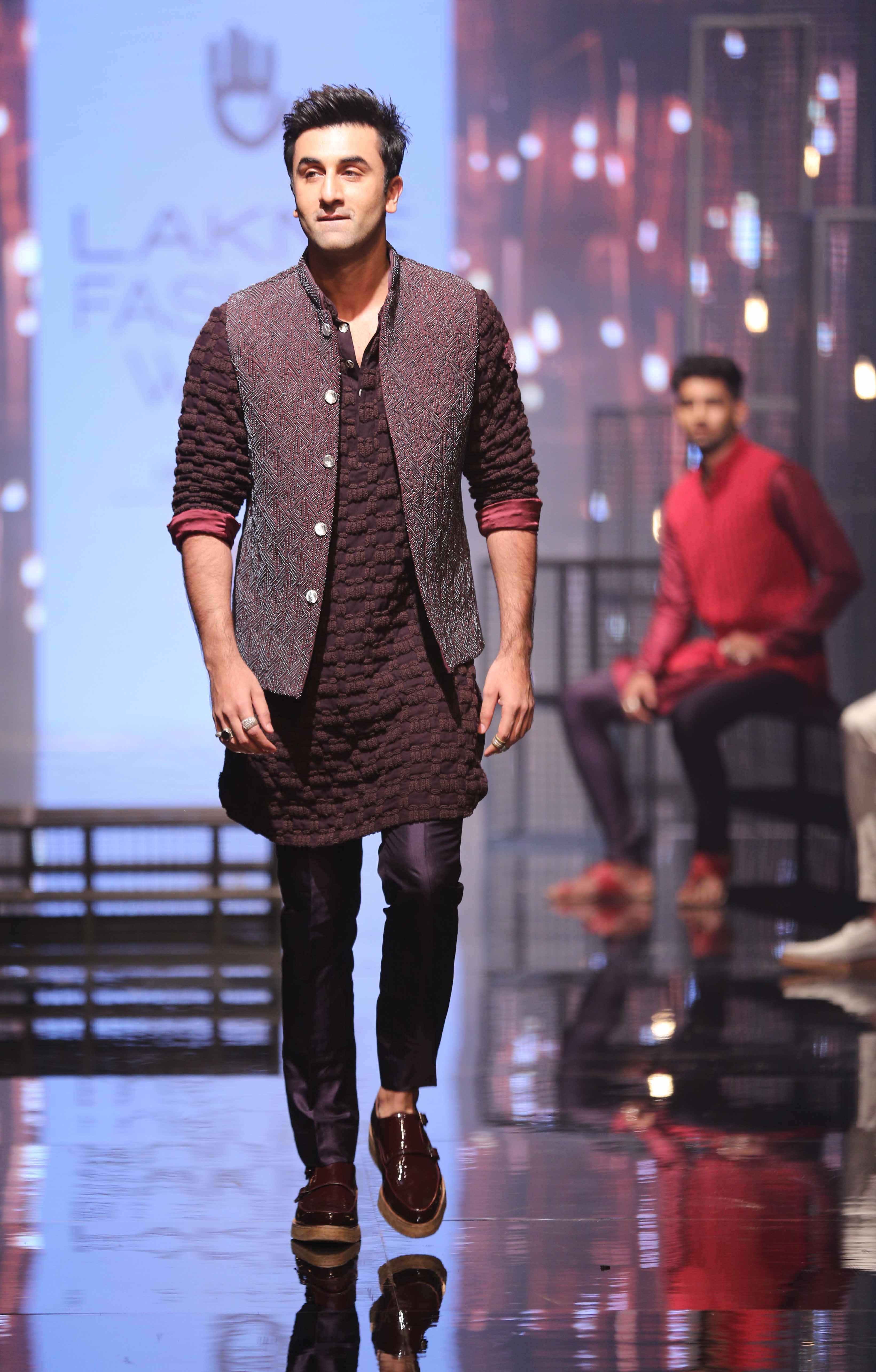Ranbir Kapoor looks dapper in lungi-pants as he turns showstopper for Kunal  Rawal at India Couture Week - IMDb